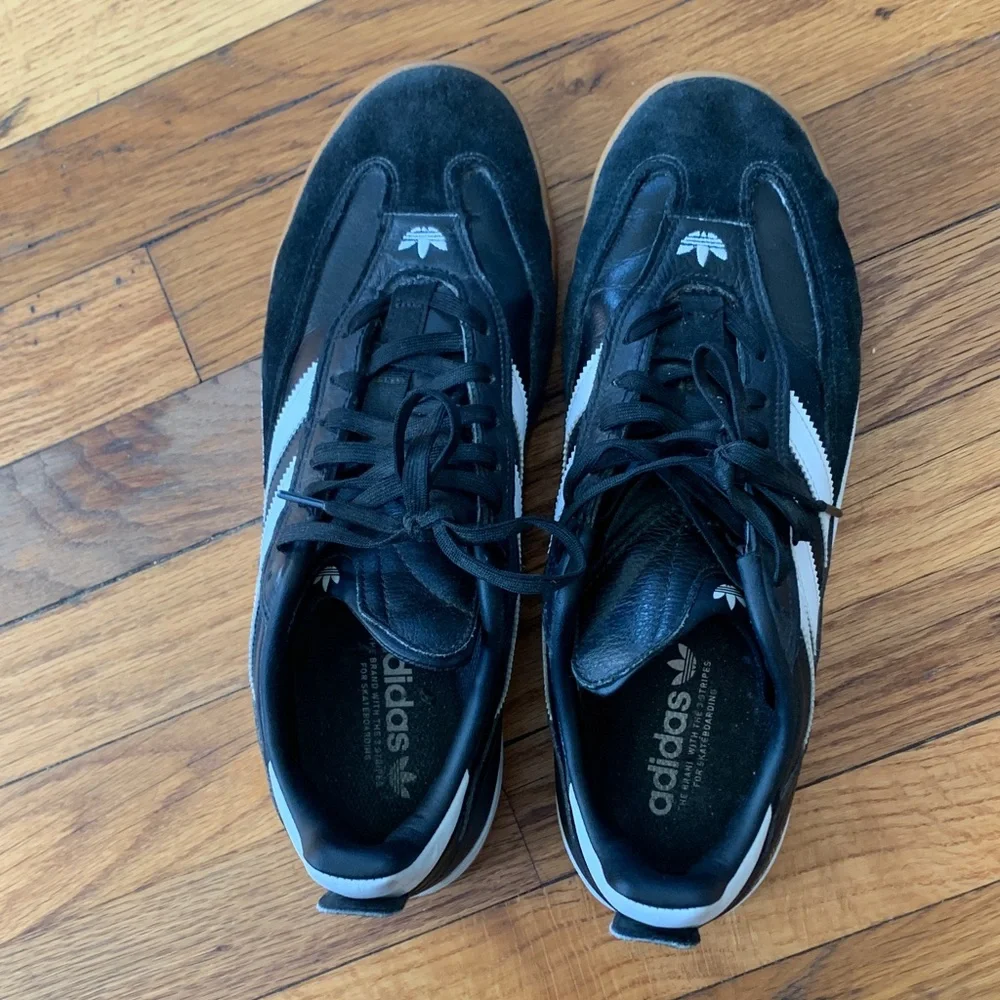 Adidas Men's Black and White Sneakers with Gum Sole - Picture 4 of 5